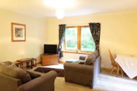 2 bedroom Property t...